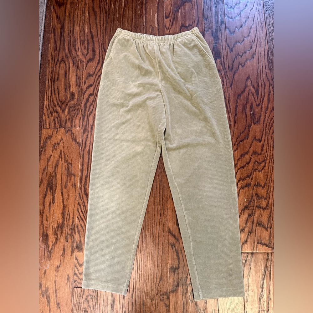 Lands' End women’s sage Green elastic waist size 10-12 vintage Corduroy Pants